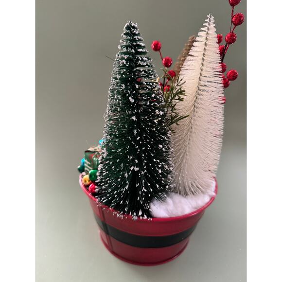 Price Reduced Festive Christmas Assemblage With a Jolly Santa - Picture 7 of 8